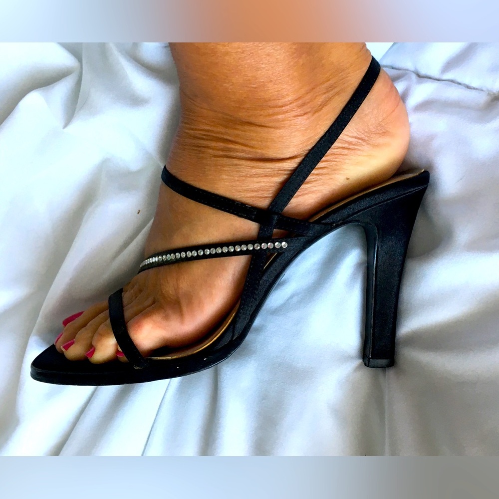 2001 beautiful Sam & Libby strappy rhinestone satin heels